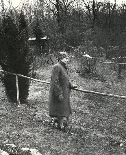Helen Keller in her garden at Arcan Ridge no date