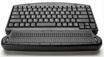 Photo of the PAC Mate with a QWERTY-style keyboard and a 40-cell braille display.